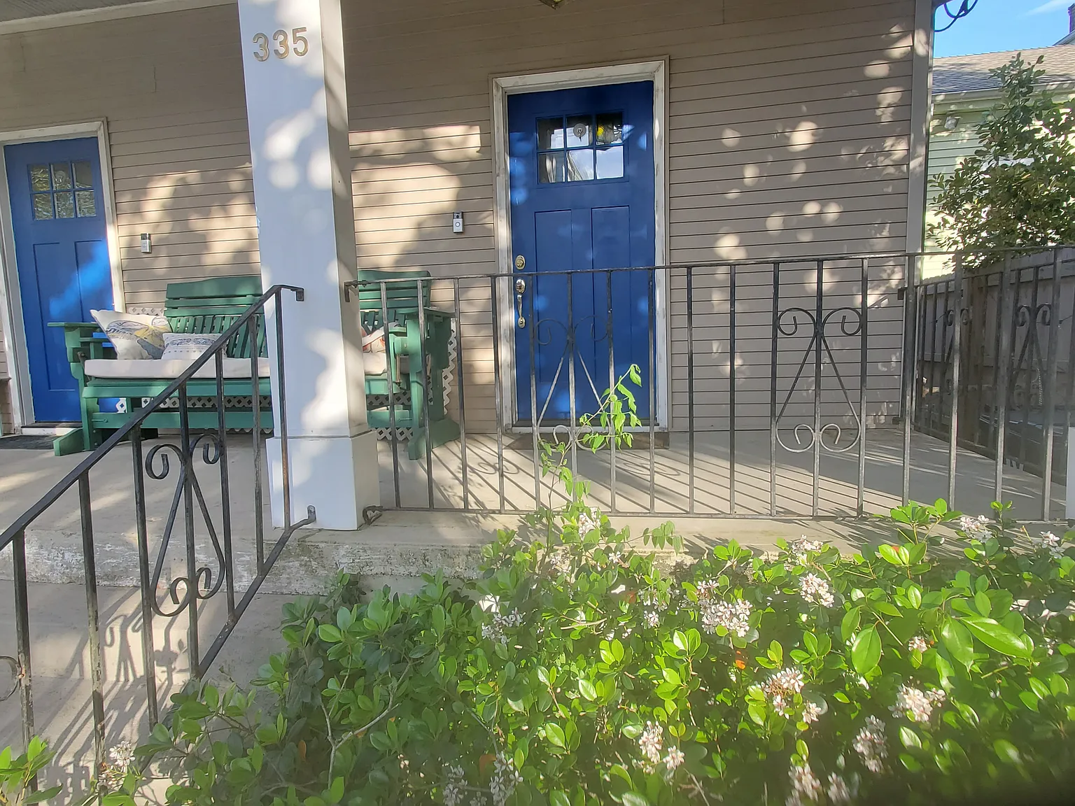 335 Angela St — Photo 2