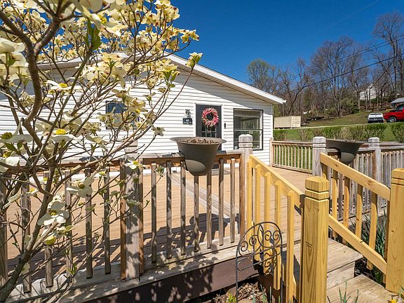 3rd image of 45 Goose Hollow Rd