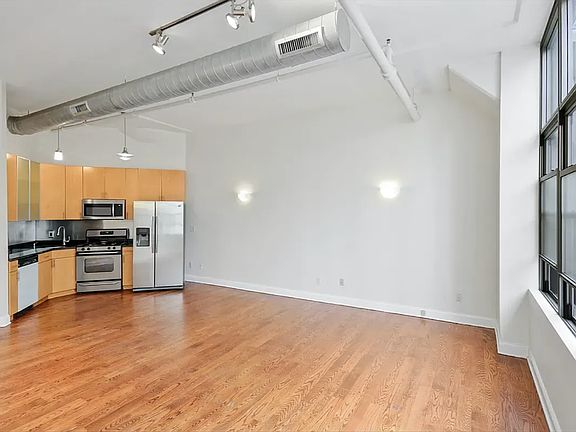 5th image of 176 Johnson St APT 7H