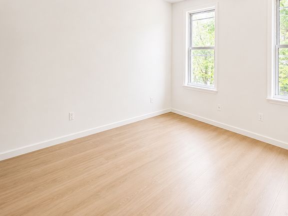 4th image of 462 Onderdonk Ave APT 2L