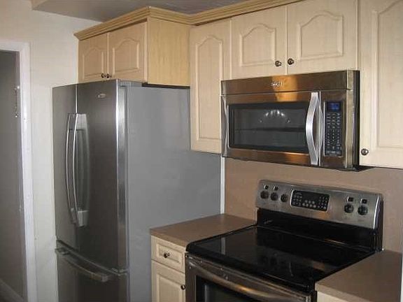 3rd image of 20 NE 56th Ct