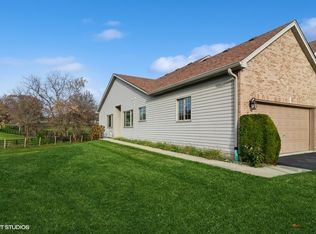 139 Fawn Ln, Elgin, IL 60120