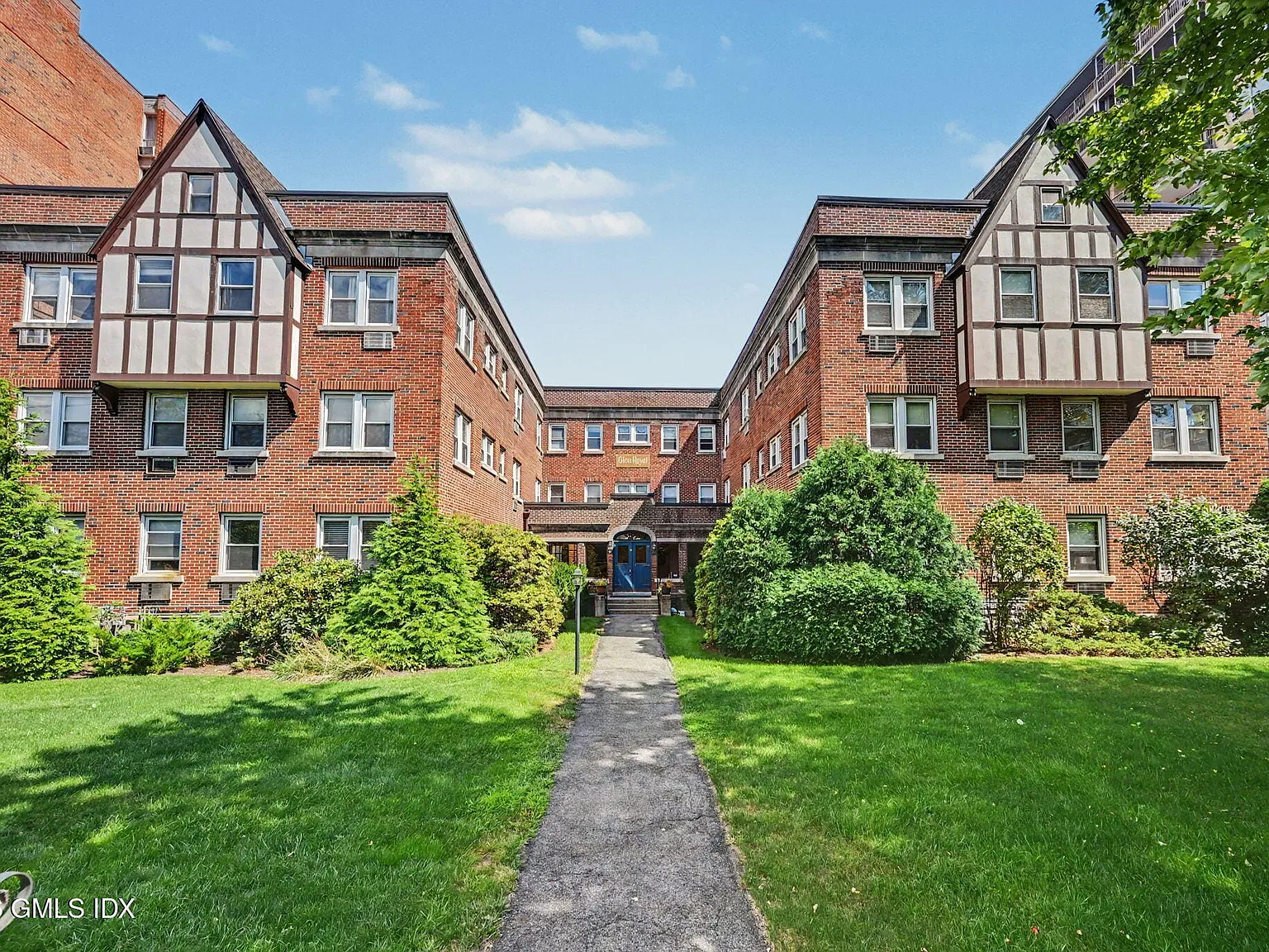 1 bed, 1.0 bath, 650 sqft, $2,200 — Photo 1