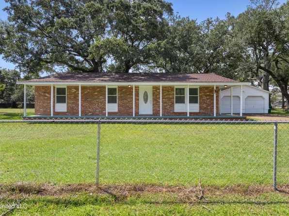 7825 Edgewater Blvd, Ocean Springs, MS 39564