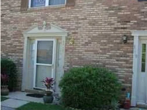 9020 Governors Pl, Pensacola, FL 32514
