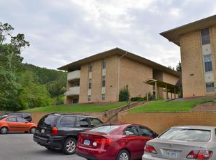 5260 Crossbow Cir UNIT 1F, Roanoke, VA 24018