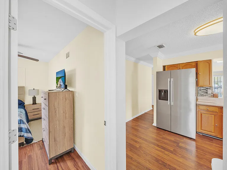 1350 Riverside Cir #1 — Photo 14