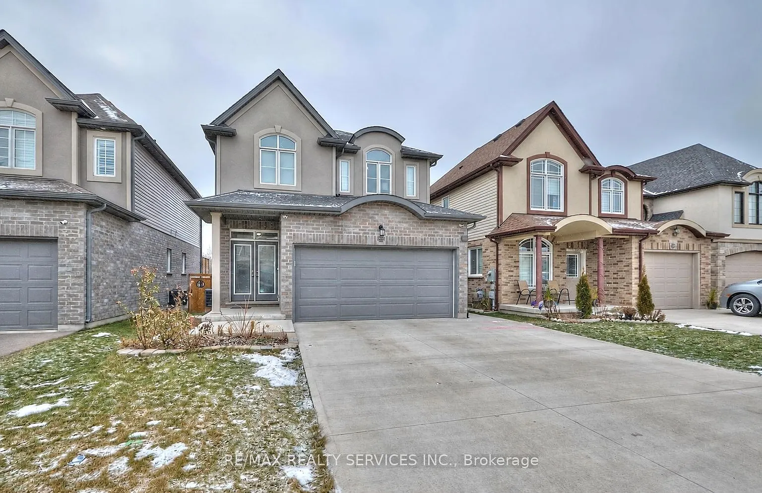 3 bed, $2,800 — Photo 1