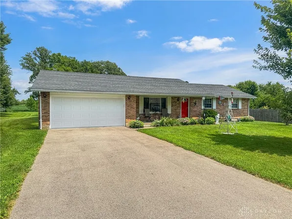 4049 Walnut Grove Cir, Urbana, OH 43078