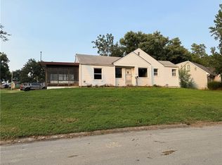 1325 NE Marvin Ct, Kansas City, MO 64118