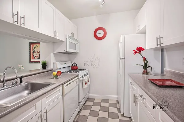 Rented by Town Residential | media 3