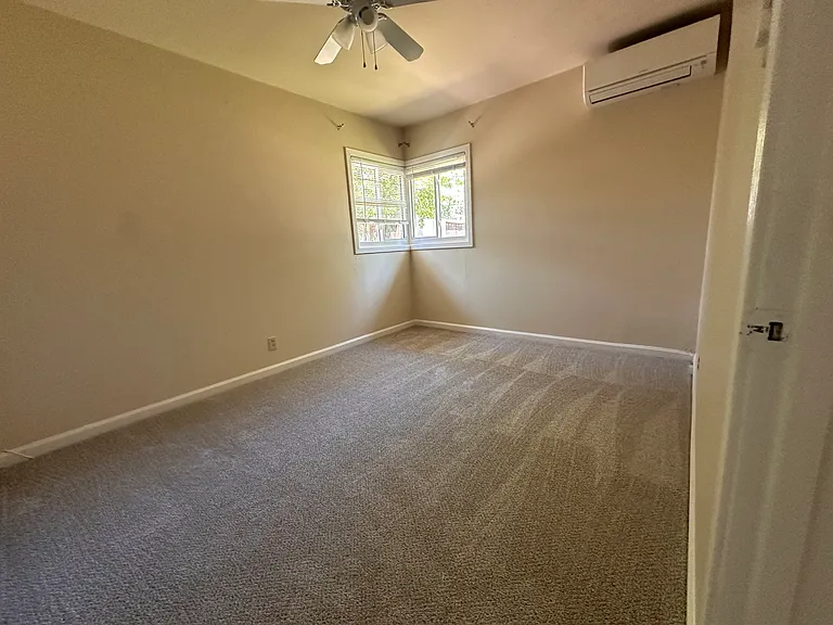 1943 Carolyn Dr — Photo 7