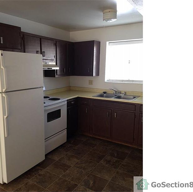 2nd image of 4429 S Dean Cir