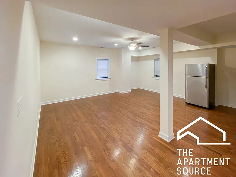 1826 W Leland Ave #1 — Photo 2