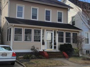 92 Wallace St, Red Bank, NJ 07701