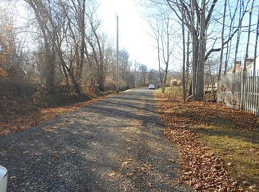 1st image of 4 Warfield Ln