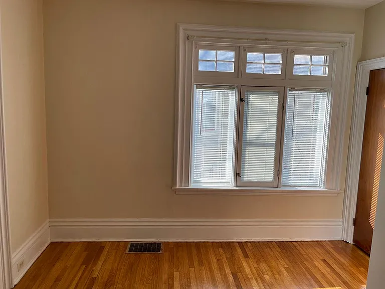 423 Crescent St NE #2 — Photo 10