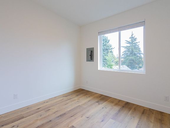 5th image of 8080 N Willamette Blvd #303