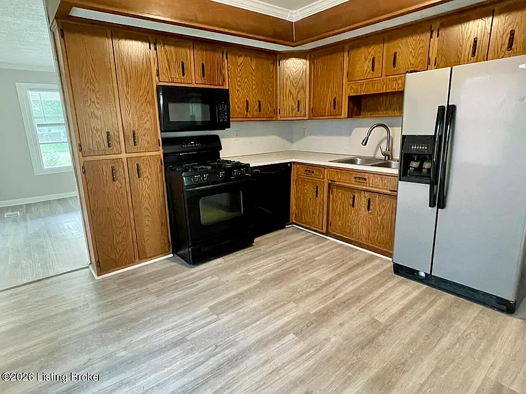 9207 Fenmore Ave — Photo 7
