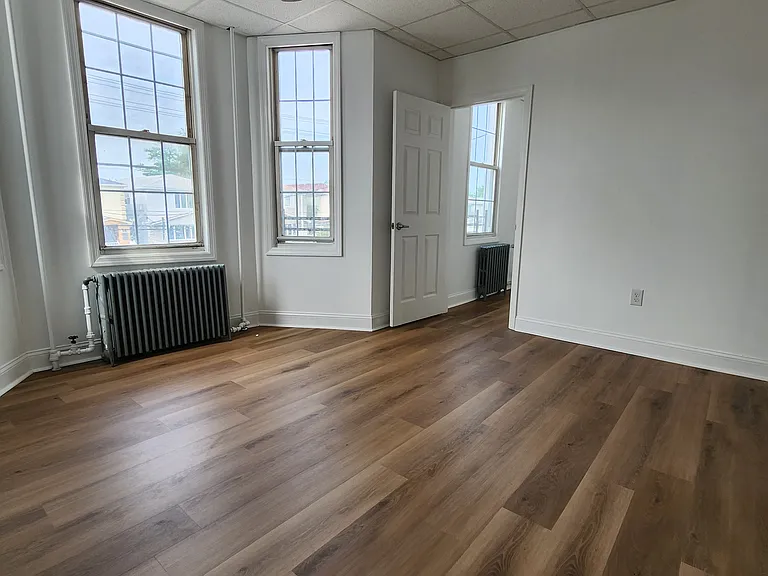 74 W 7th St #2 — Photo 20