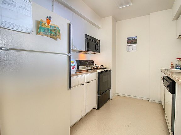 4th image of 1020 15th St APT 40A