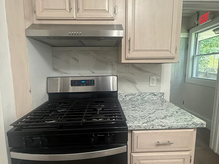 916 Quincy Ave #1 — Photo 7