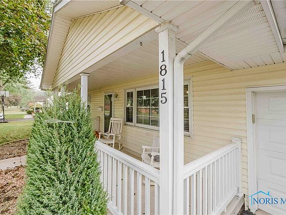 4th image of 1815 Eastview Dr