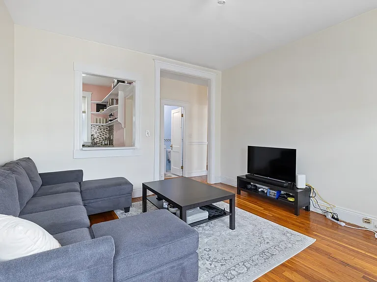 1568 Commonwealth Ave #8 — Photo 2
