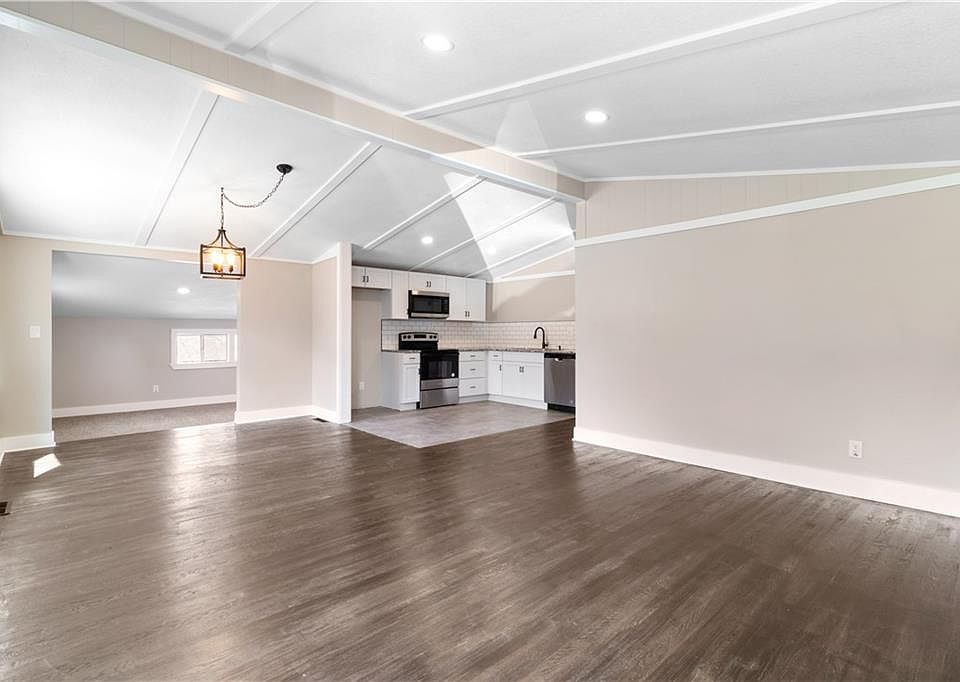 1st image of 3101 S Forest Ave