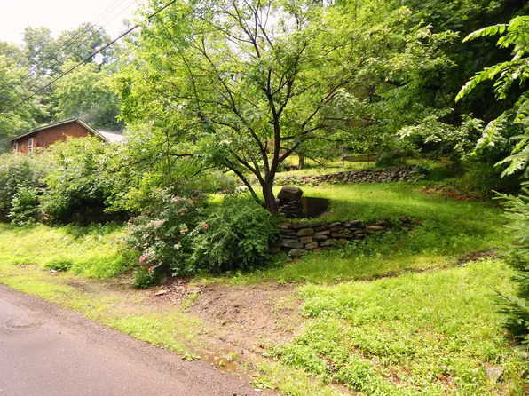 65 Chestnut St, Shickshinny, PA 18655