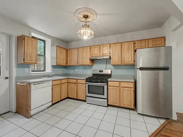 49 Bradhurst Avenue image 11 of 33