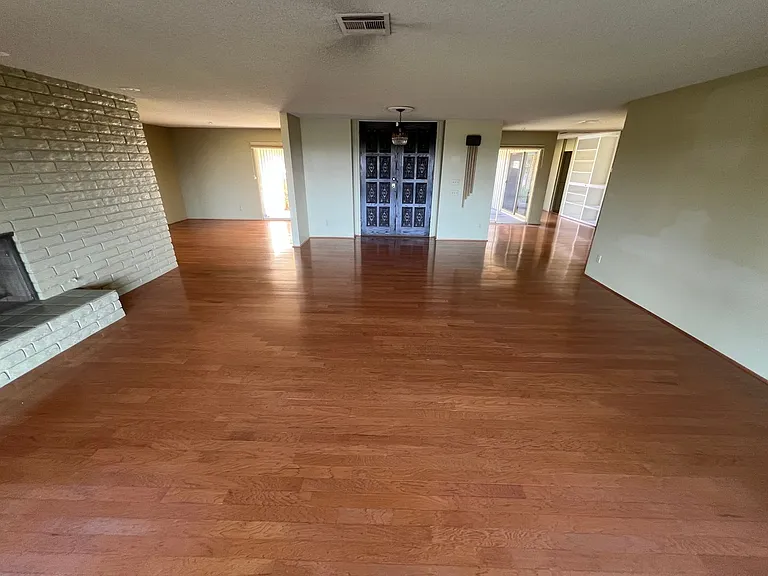 25120 Huron St — Photo 9