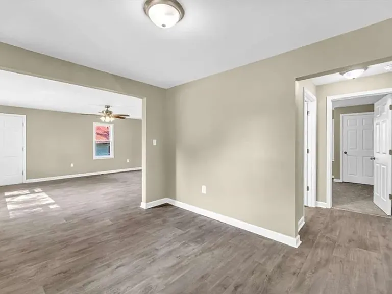 266 Randall St — Photo 12