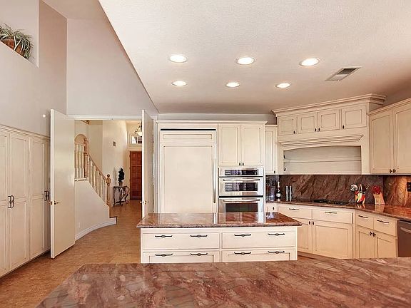 5th image of 18177 Chretien Ct
