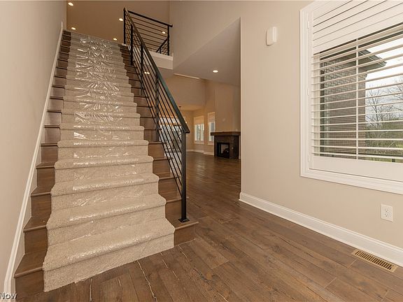 3rd image of 2401 Edgewood Trce