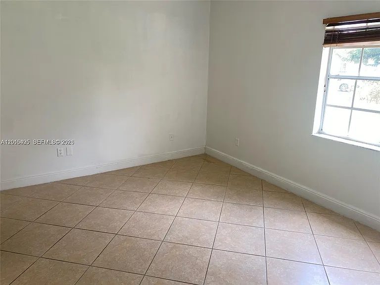 18330 NW 68th Ave #G — Photo 7