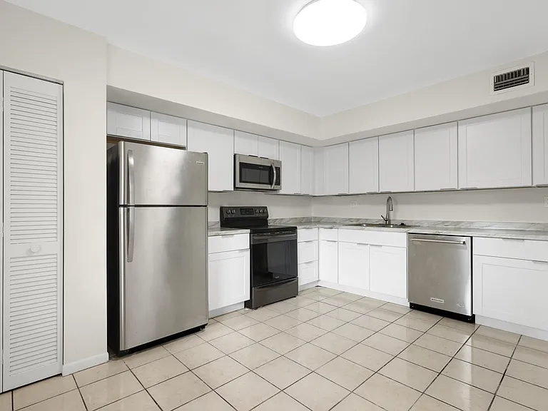 3940 Inverrary Blvd #404-A — Photo 10