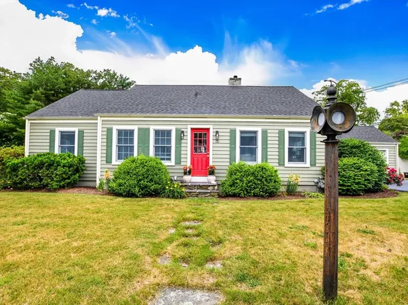 15 George St, Dartmouth, MA 02748