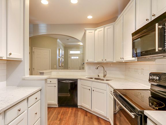 3rd image of 5051 Amber Clay Ln