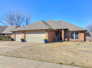 11105 NW 103rd St, Yukon, OK 73099