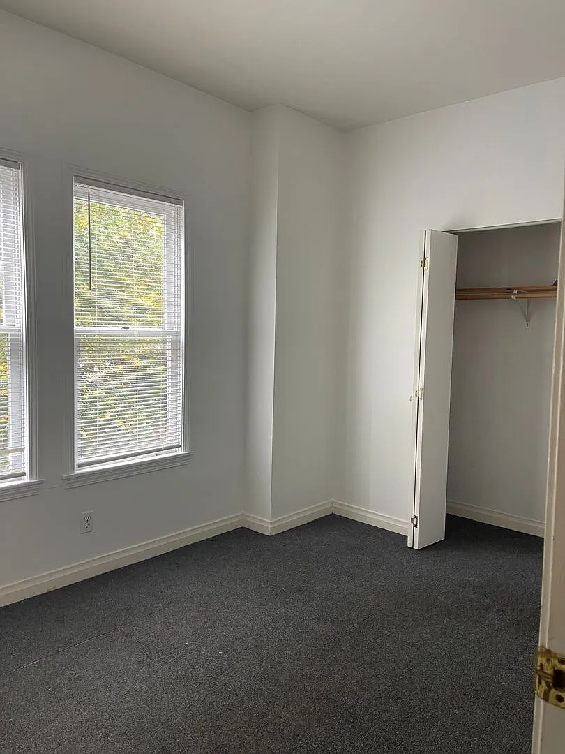 735 Ashland — Photo 3