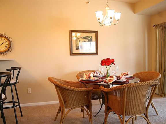 4th image of 440 Bradley Pl Unit 6