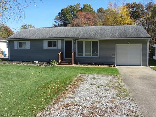 969 Keefer Rd, Girard, OH 44420