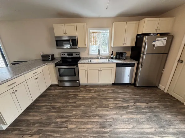 253 Lisbon St #1A, Lisbon, ME 04250