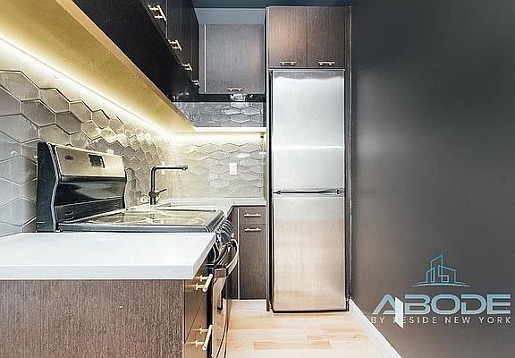 2nd image of 312 Evergreen Ave #4B