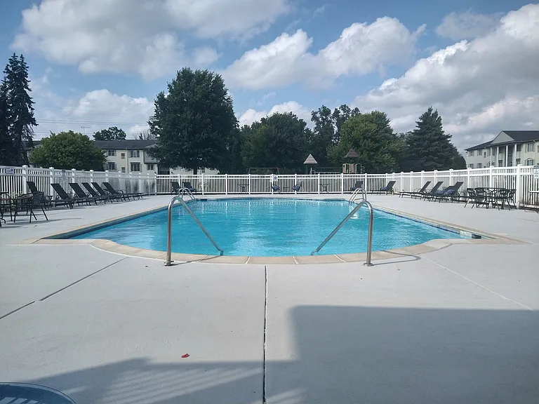 The Cove At Westland - Westland, MI — Photo 24