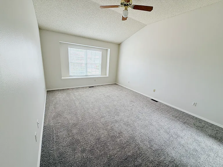 8061 Scarborough Dr — Photo 32