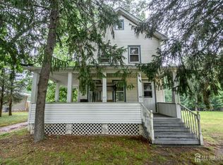 45 Lake Ave, Helmetta, NJ 08828