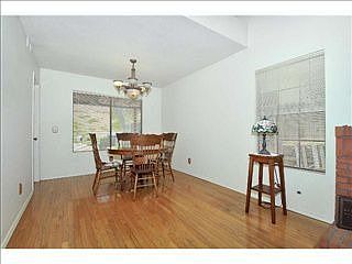 5th image of 7910 Rosewood Ln