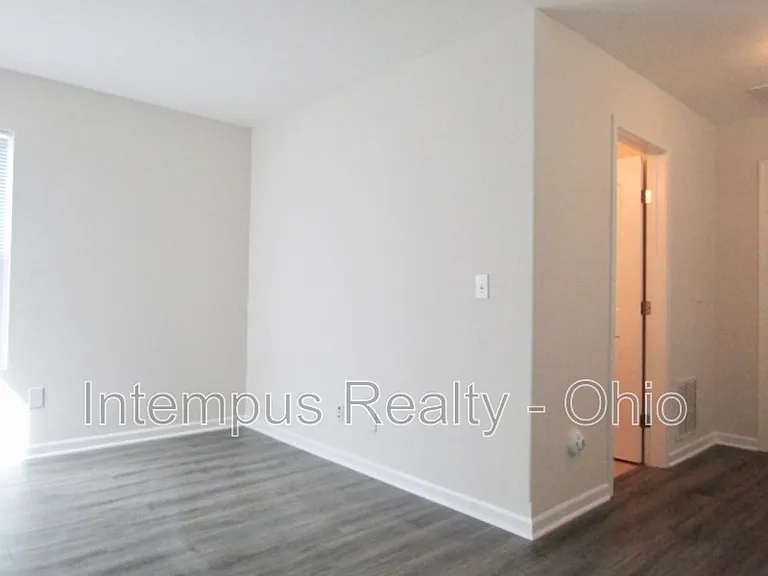 2844 Hillstone St — Photo 33